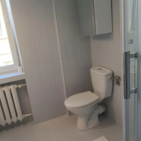 Azyl Lägenhet